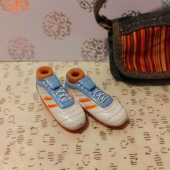 MGA Bratz Boys Running Shoes and Jean Messenger Bag - Picture 2 of 4